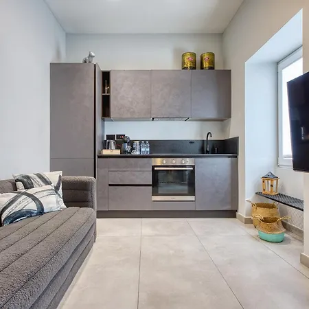 Stylish 1-bedroom Just 5 Minutes From Valletta By Ferry דירה מוסטה