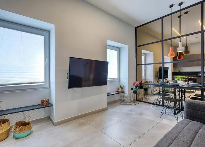 Stylish 1-bedroom Just 5 Minutes From Valletta By Ferry דירה מוסטה