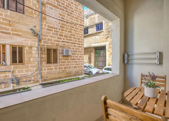 דירה Stylish 1-bedroom Just 5 Minutes From Valletta By Ferry מוסטה
