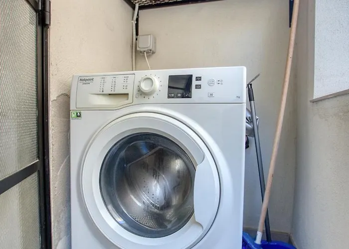 Stylish 1-bedroom Just 5 Minutes From Valletta By Ferry *