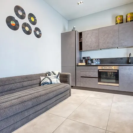 Stylish 1-bedroom Just 5 Minutes From Valletta By Ferry *