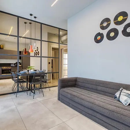 Stylish 1-bedroom Just 5 Minutes From Valletta By Ferry 아파트