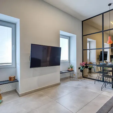 Stylish 1-bedroom Just 5 Minutes From Valletta By Ferry 아파트 모스타