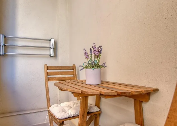 Apartament Stylish 1-bedroom Just 5 Minutes From Valletta By Ferry