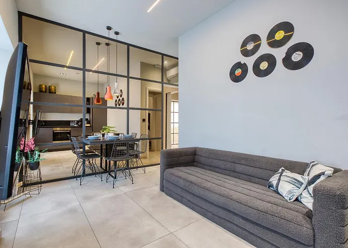 Stylish 1-bedroom Just 5 Minutes From Valletta By Ferry Apartament